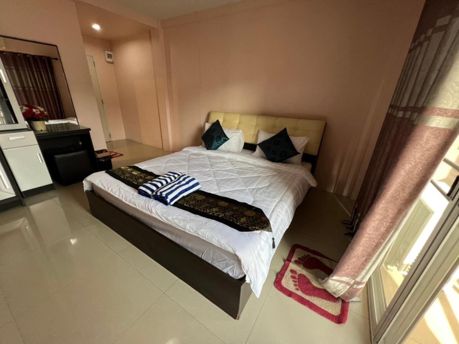 Hotel Kjs Pattaya Exterior foto